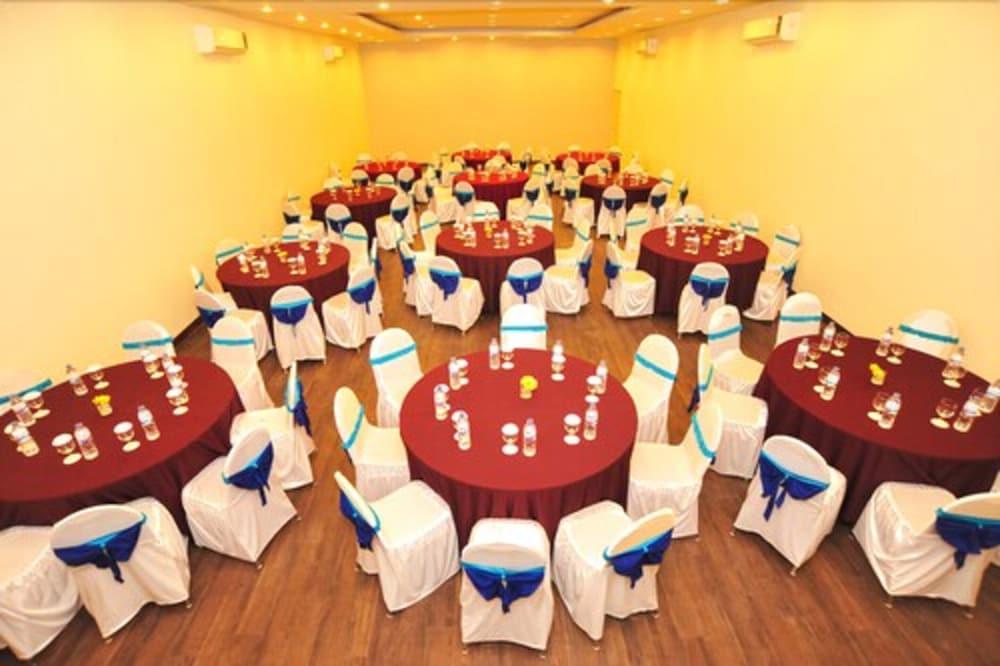 מטאראם Idoop Hotel By Prasanthi מראה חיצוני תמונה